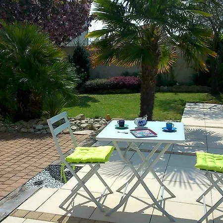 Alojamento de Acomodação e Pequeno-almoço D'hotes Armoise Lagord