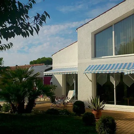 D'hotes Armoise Bed & Breakfast 3*